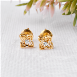 14k Yellow Gold Earring With Diamond